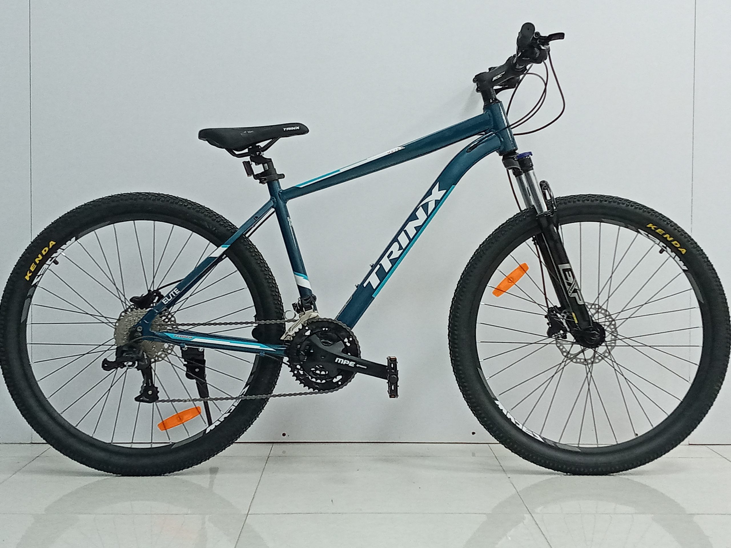 ۲۰۲۲۰۵۲۲_۰۲۰۸۳۵ دوچرخه 27/5 TRINX حرفه ای مدل M700 - Image 1